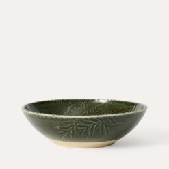 Deep dinner plate shadow